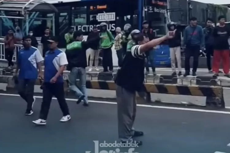 Niat Naik Transjakarta Berujung Maut, Warga Tewas Ditabrak Motor di Jalur Busway